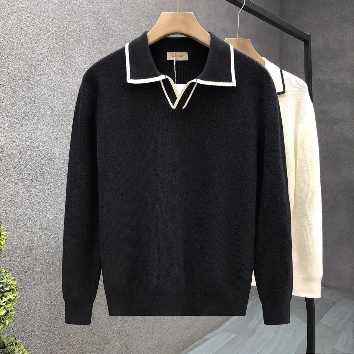 Woolan V Neck Black